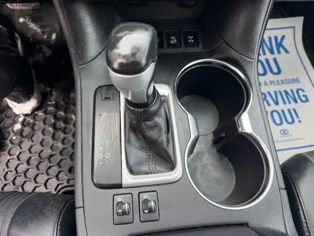 2014 Toyota Highlander LE / AWD 4dr LE / 2 Set of tires & Rims / - Photo 10