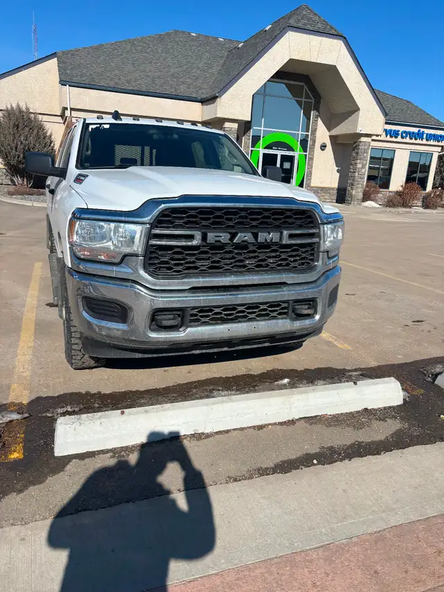 2019 dodge RAM 2500 6.4L - Photo 3