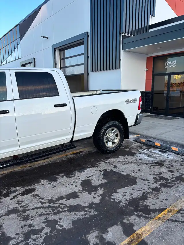 2019 dodge RAM 2500 6.4L - Photo 7