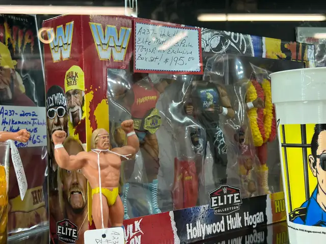Hulk Hogan TRIPLE BOXED Figures NWO Elite Legends Showcase 354