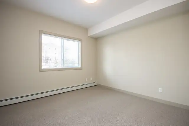 One Bed In Beautiful Sylvan Lake - $699 Security Deposit Promo - Photo 5