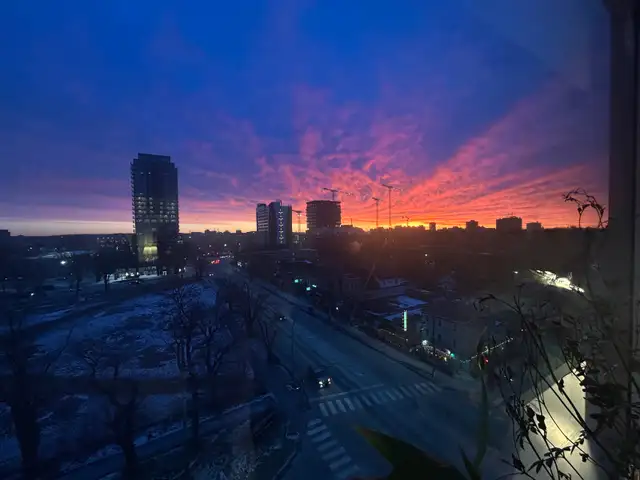 Private Bedroom in 3 Bed, 1 Bath Apartment - Photo 7