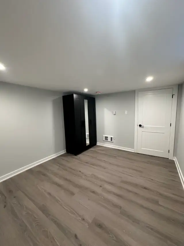 Renovated 3 Bedroom Lower | In-Unit Laundry | Lindsay - Photo 12