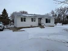 4 beds 2 baths House