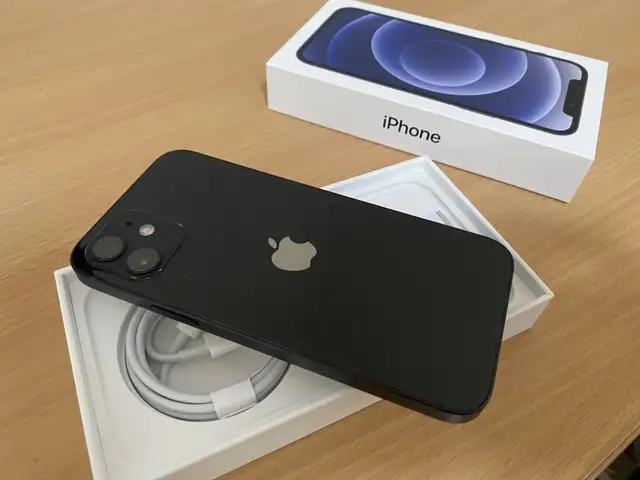 iPhone 12 Black in Like New Condition Unlocked