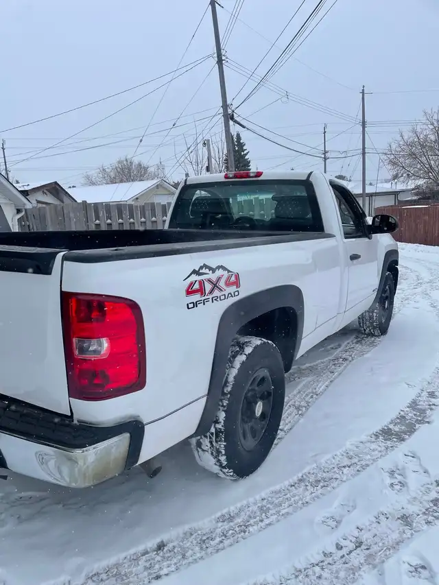 2014 Chevrolet Silverado 1500 w/t 4x4 8ft$3800 - Photo 3
