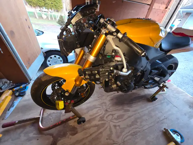 Pit Bull Front Motorcycle Racing Stand - Photo 3