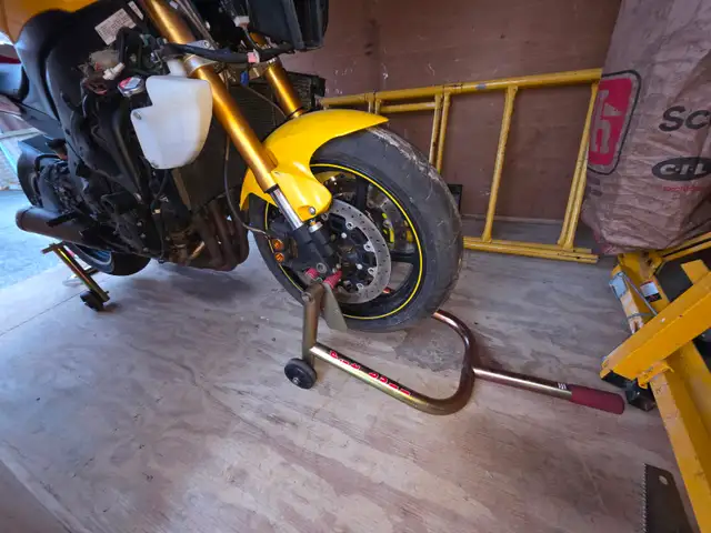 Pit Bull Front Motorcycle Racing Stand - Photo 6