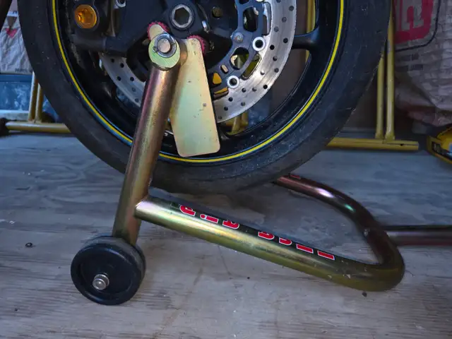 Pit Bull Front Motorcycle Racing Stand - Photo 9