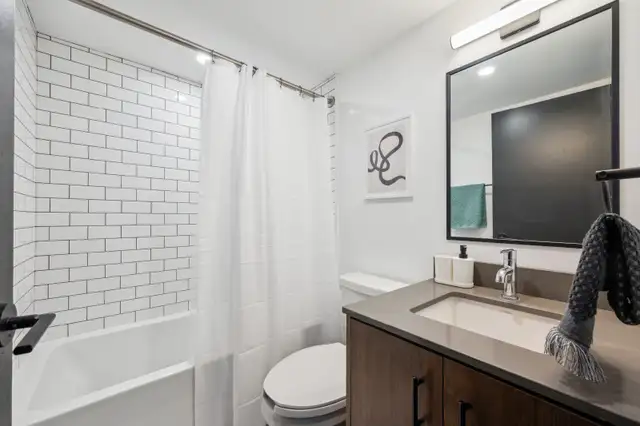 Summer Sublet 2 Person student apartment Guelph - Photo 3