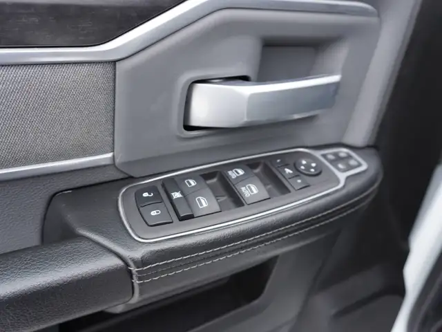2023 Dodge Ram 2500 BIG HORN, BUCKETS & CONSOLE W/NEW SNOW-WAY P - Photo 30