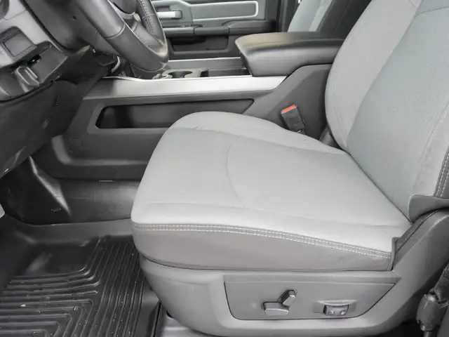 2023 Dodge Ram 2500 BIG HORN, BUCKETS & CONSOLE W/NEW SNOW-WAY P - Photo 32