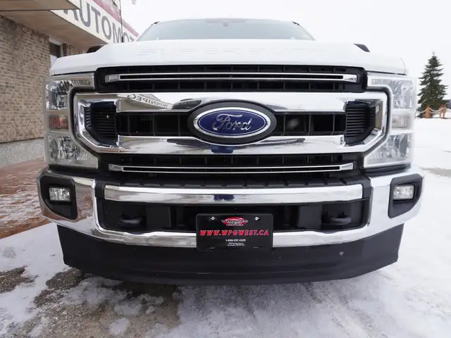 2022 Ford F-350 XLT 4WD Crew Cab | HEAVY DUTY FLAT DECK!! - Photo 42