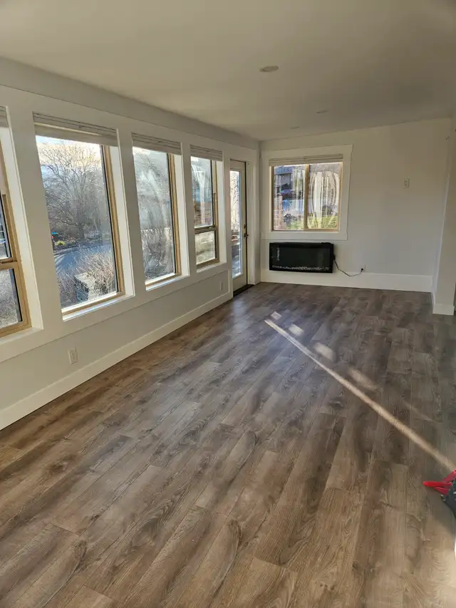 Large Daylight entry 2 Bedroom Basement suite - Photo 3