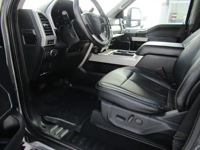2020 Ford Super Duty F-350 SRW LARIAT 4WD 6.7L DIESEL 6.75' Box - Photo 18
