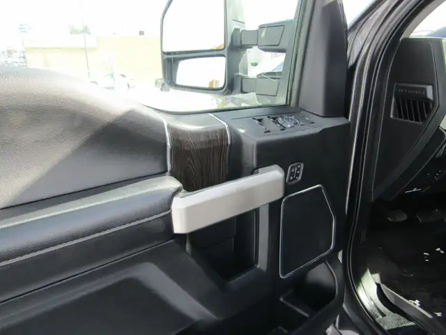 2020 Ford Super Duty F-350 SRW LARIAT 4WD 6.7L DIESEL 6.75' Box - Photo 33