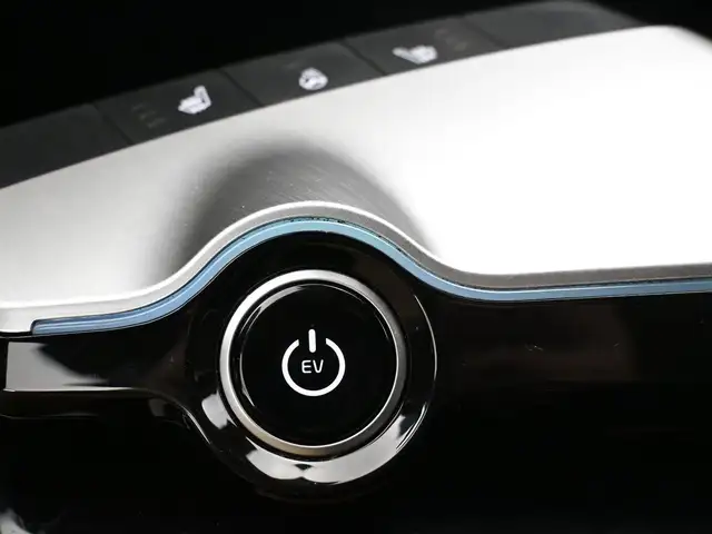 2023 Kia EV6 GT Line PKG1 AWD- 902-466-9550 Apple Carplay/Androi - Photo 8