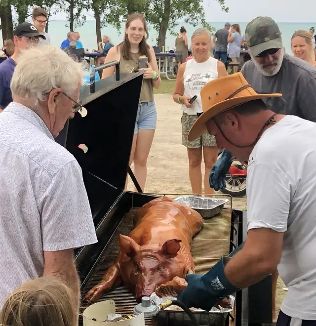 Propane Pig Roaster Trailer for rent - Photo 4