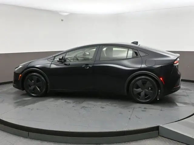 2025 Toyota Prius SE Alloys, Heated Seats/Steering, Apple Carpla - Photo 30