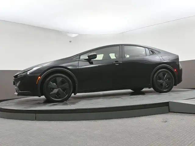 2025 Toyota Prius SE Alloys, Heated Seats/Steering, Apple Carpla - Photo 39