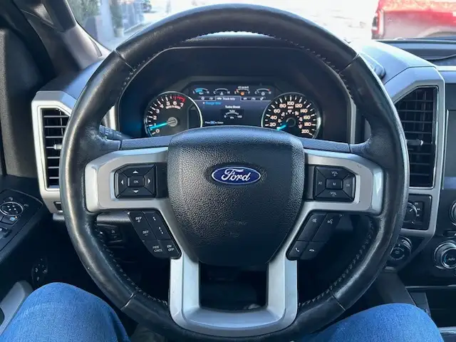 2017 Ford F-150 4WD SuperCrew 145' LARIAT - Photo 10