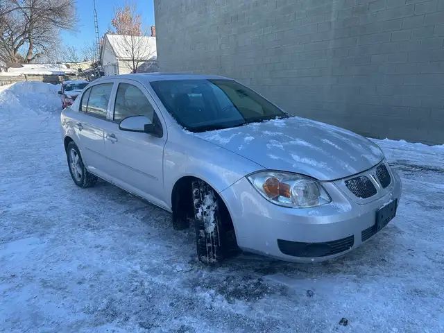 2005 Pontiac Pursuit Base - Photo 2