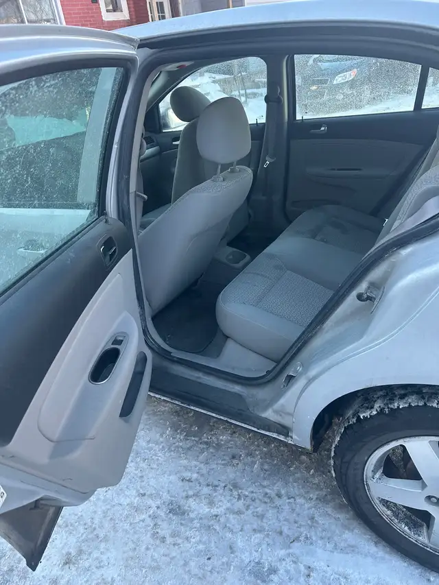 2005 Pontiac Pursuit Base - Photo 5