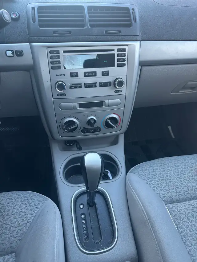 2005 Pontiac Pursuit Base - Photo 8