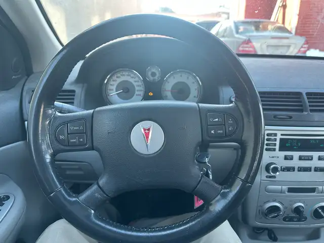 2005 Pontiac Pursuit Base - Photo 9