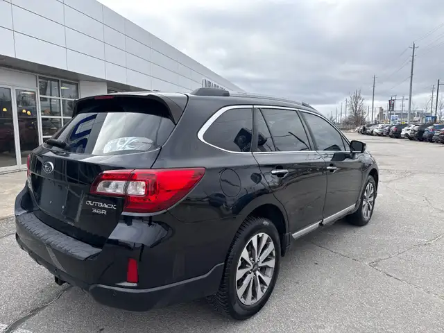 2017 Subaru Outback 3.6R Premier Technology Package 3.6R Prem... - Photo 8