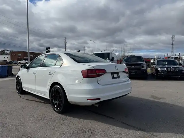 2016 Volkswagen Jetta 4dr 1.8 TSI Auto Highline - Photo 5