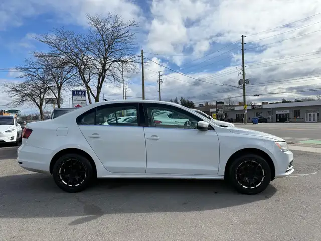 2016 Volkswagen Jetta 4dr 1.8 TSI Auto Highline - Photo 8