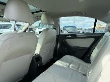 2016 Volkswagen Jetta 4dr 1.8 TSI Auto Highline - Photo 23