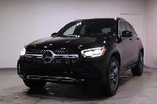2020 Mercedes-Benz GLC300 4MATIC SUV | ONE OWNER | WELL EQUIPPED - Photo 2