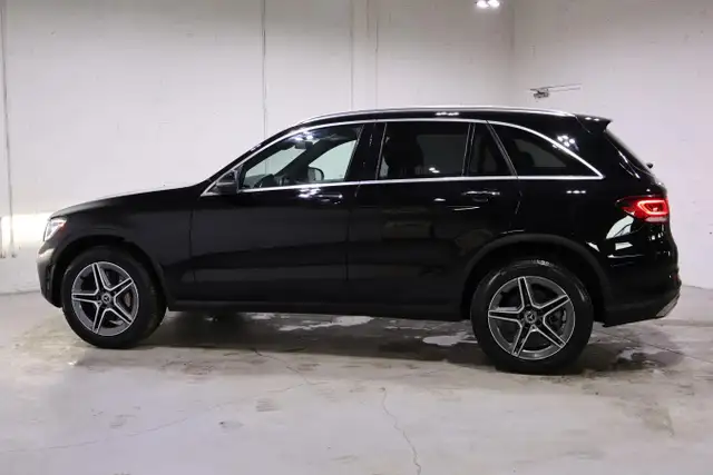 2020 Mercedes-Benz GLC300 4MATIC SUV | ONE OWNER | WELL EQUIPPED - Photo 3