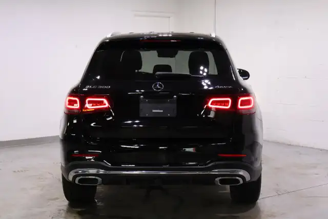 2020 Mercedes-Benz GLC300 4MATIC SUV | ONE OWNER | WELL EQUIPPED - Photo 5