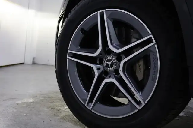 2020 Mercedes-Benz GLC300 4MATIC SUV | ONE OWNER | WELL EQUIPPED - Photo 12