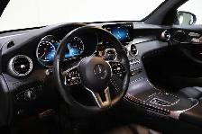 2020 Mercedes-Benz GLC300 4MATIC SUV | ONE OWNER | WELL EQUIPPED - Photo 14