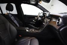 2020 Mercedes-Benz GLC300 4MATIC SUV | ONE OWNER | WELL EQUIPPED - Photo 23