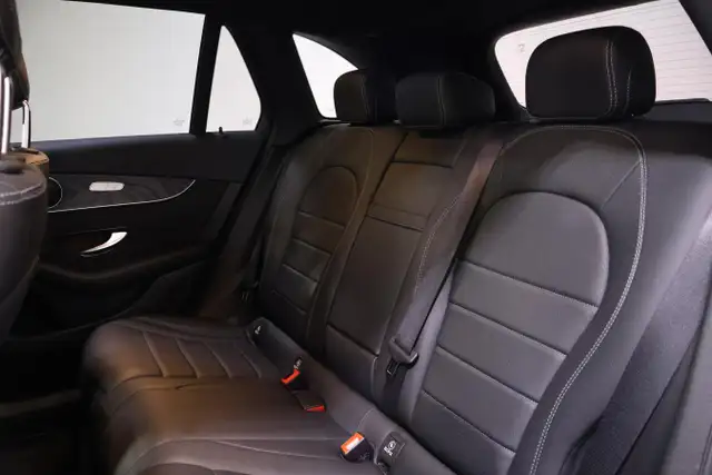 2020 Mercedes-Benz GLC300 4MATIC SUV | ONE OWNER | WELL EQUIPPED - Photo 26