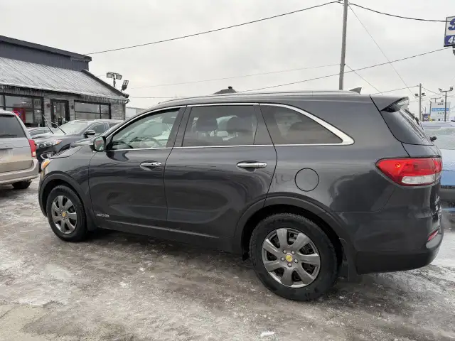 2018 KIA Sorento LX - Photo 10