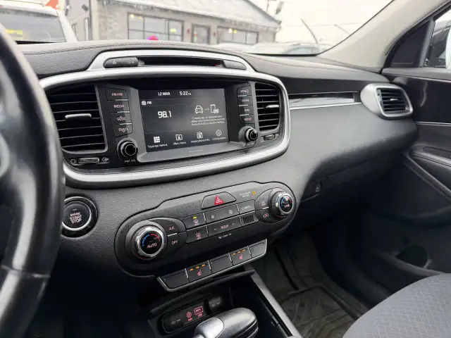 2018 KIA Sorento LX - Photo 18