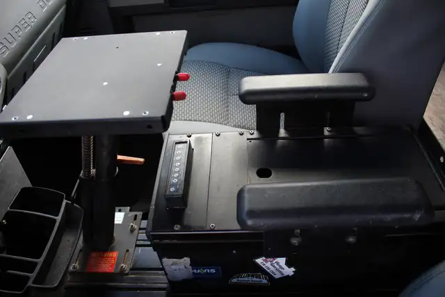 2015 Ford F-350 Super Duty XLT DRW UTILITY BOX INVERTER LADDER R - Photo 24