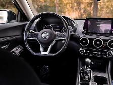 2021 Nissan Sentra SV, Sunroof, Keyless Entry, Rearview Camera. - Photo 11