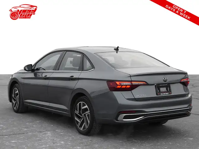 2022 Volkswagen Jetta Highline, Sunroof, Apple Carplay, Alloys. - Photo 3