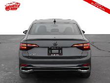 2022 Volkswagen Jetta Highline, Sunroof, Apple Carplay, Alloys. - Photo 4