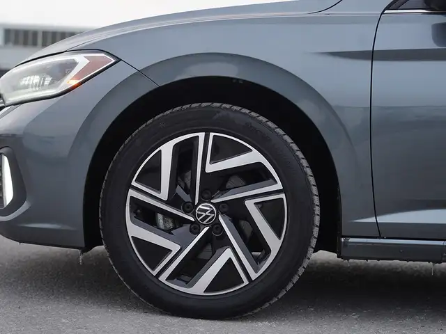 2022 Volkswagen Jetta Highline, Sunroof, Apple Carplay, Alloys. - Photo 8