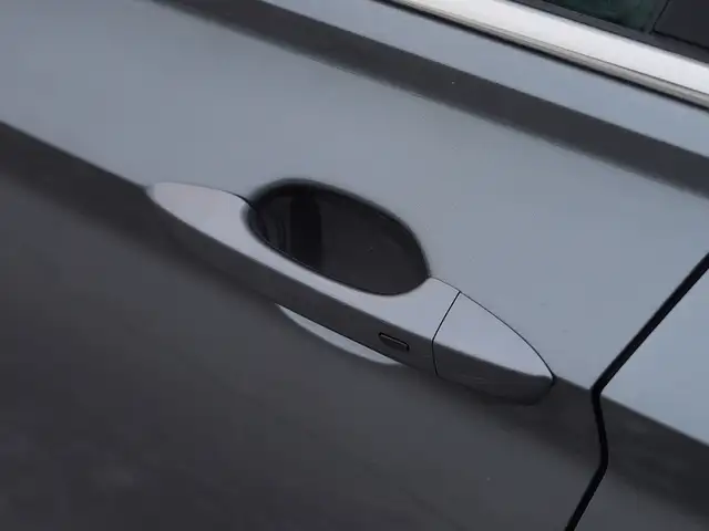 2022 Volkswagen Jetta Highline, Sunroof, Apple Carplay, Alloys. - Photo 10