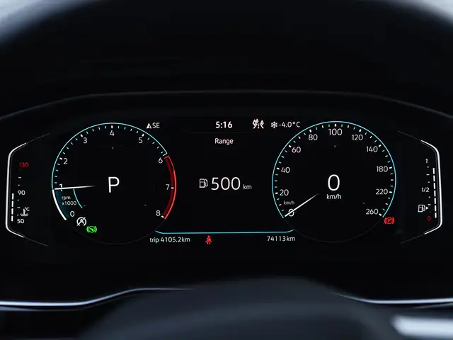 2022 Volkswagen Jetta Highline, Sunroof, Apple Carplay, Alloys. - Photo 17