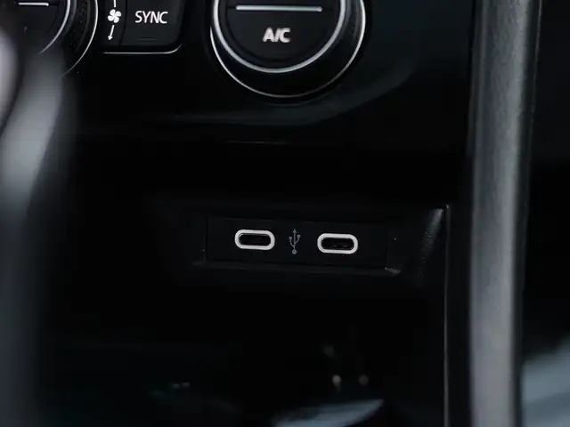 2022 Volkswagen Jetta Highline, Sunroof, Apple Carplay, Alloys. - Photo 25
